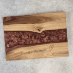 GRAVIRANE POSTREŽNE EPOKSI LESENE DESKE PO NAROČILU